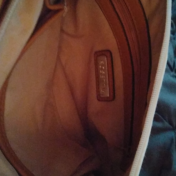 Handbag - Picture 3 of 5